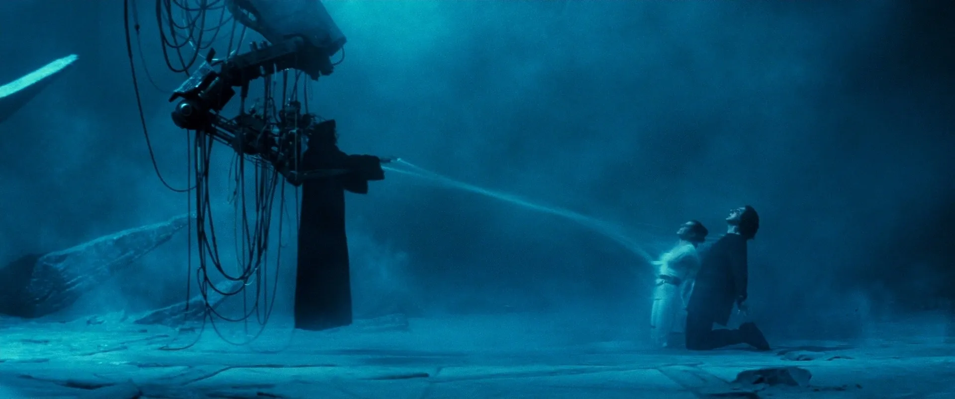 Palpatine exploitant la dyade de Rey et Ben pour régénérer son corps.