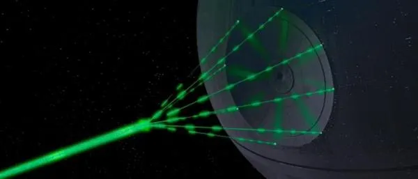 La station fait feu sur Alderaan