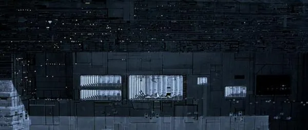 Les meilleurs pilotes défilent devant le hangar de l'Empereur