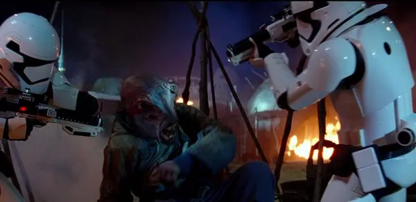 Ilco Munica face aux Stormtroopers du Premier Ordre. 