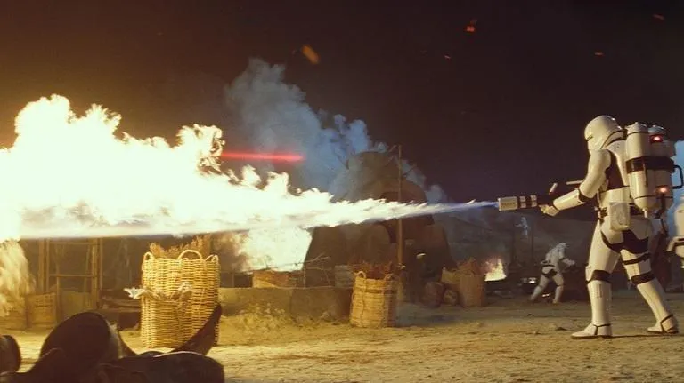 Flametrooper en action au village Tuanul