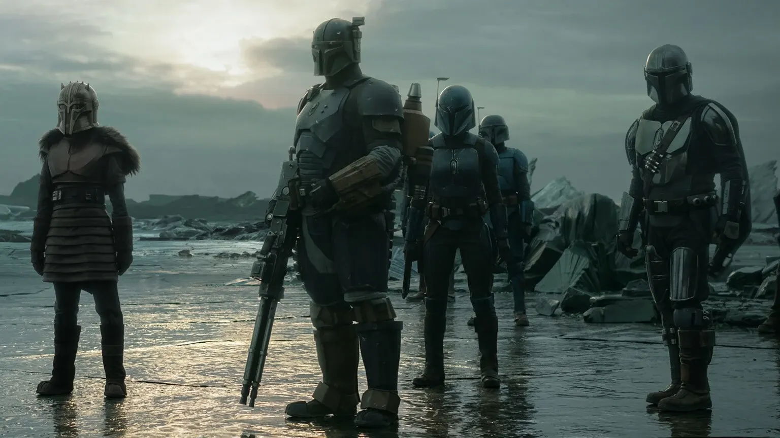 L'Armurière, Paz Vizla et Din Djarin sur le sol vitrifié de Mandalore