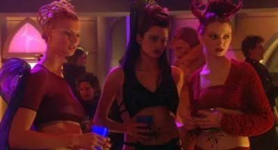 Danoo, Rosha Vess et Nyrat Agira à l'Outlander