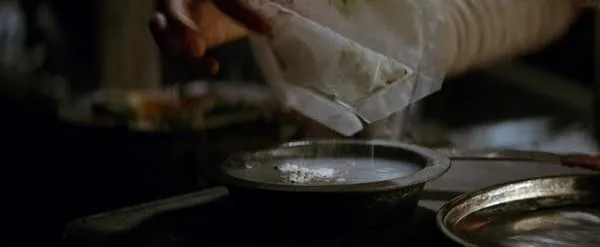 Rey se préparant une portion de Polyamidon. 