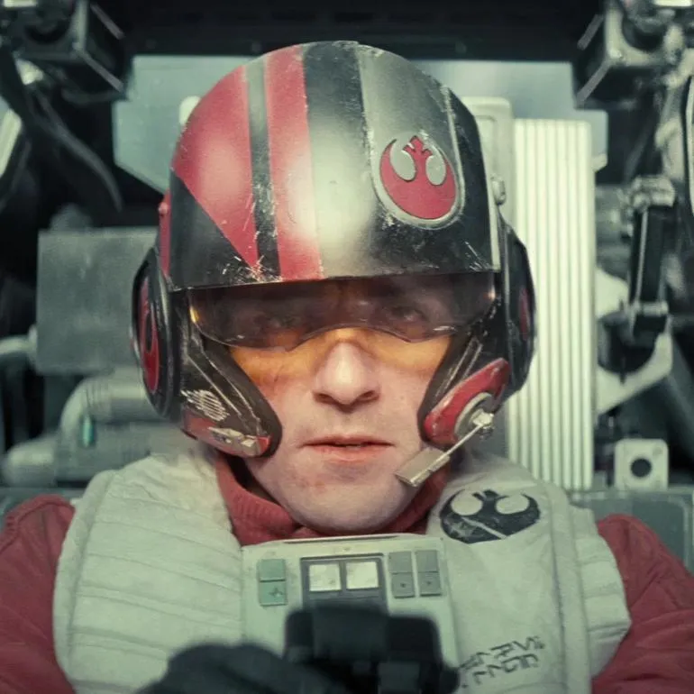 Poe Dameron, flanqué des couleurs de la Résistance