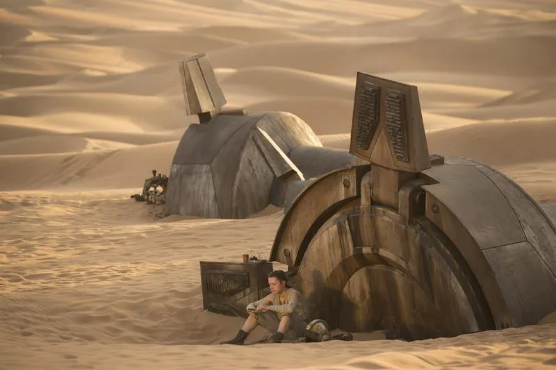 Rey dans son épave d'AT-AT