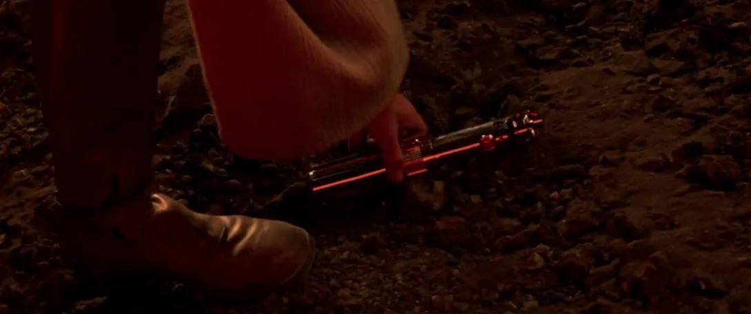 Obi-Wan récupère le Sabrelaser de son apprenti sur Mustafar