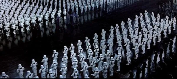 L'Empereur passe en revue les Stormtroopers de l'Etoile Noire II